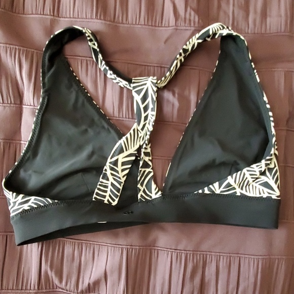 SOLD. Lululemon shanti surf bikini - Picture 2 of 5